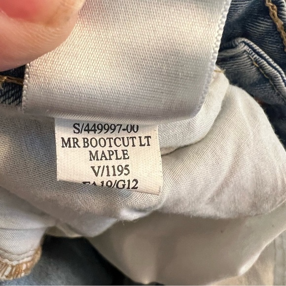 Old Navy Mid Rise Kick Bootcut Jean Light Maple Wash - Picture 11 of 11